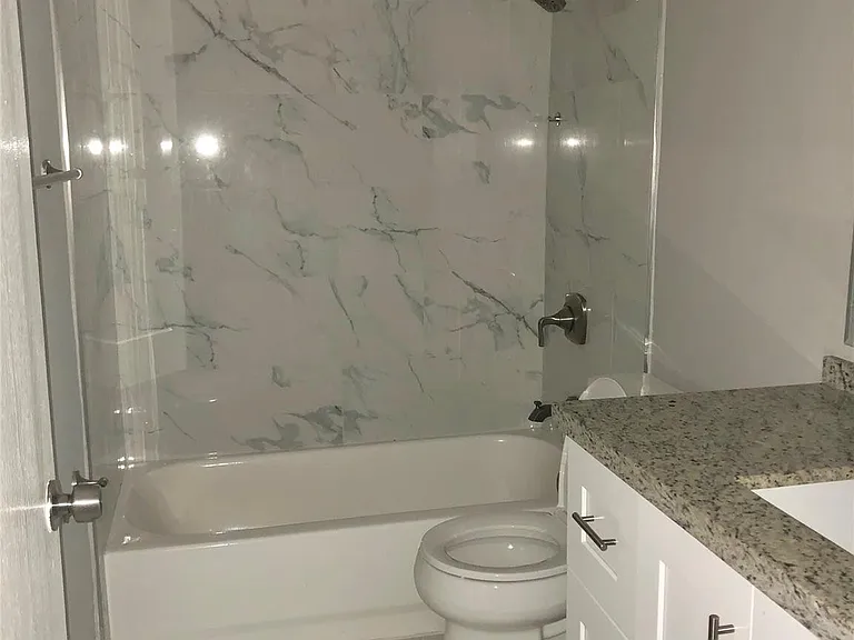 500 NE 2nd St #215 — Photo 13