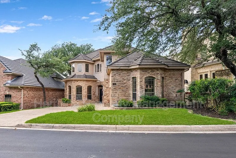 3 bed, 3.5 bath, 3195 sqft, $4,000 — Photo 1