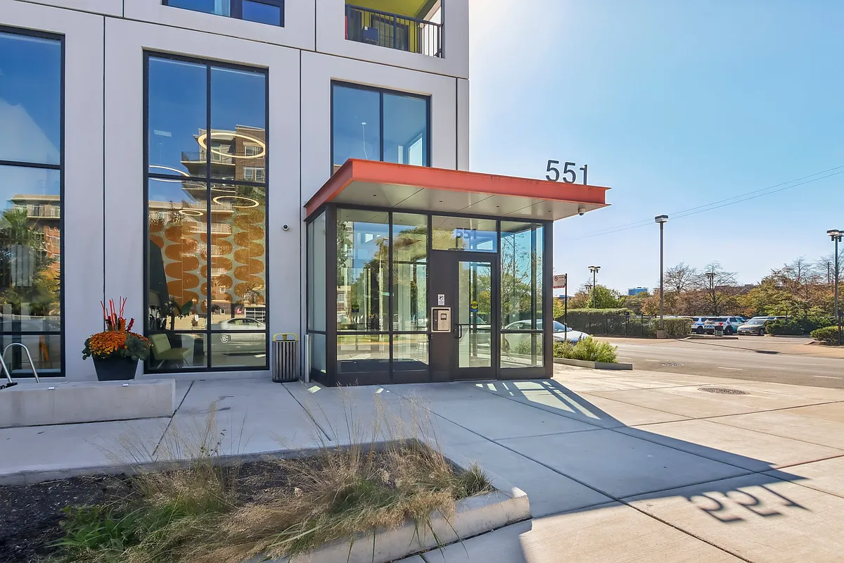Building Photo - 551 Elm at Parkside