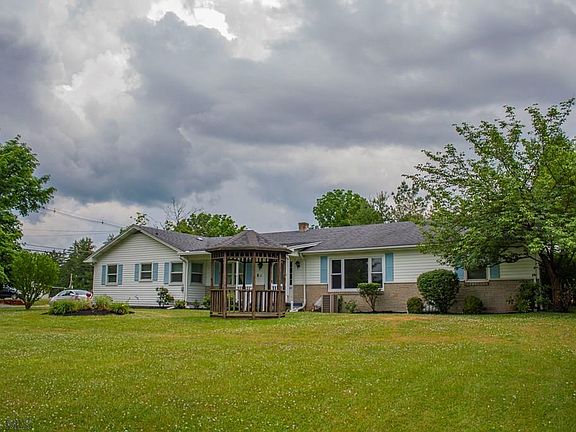 3rd image of 759 Loop Rd