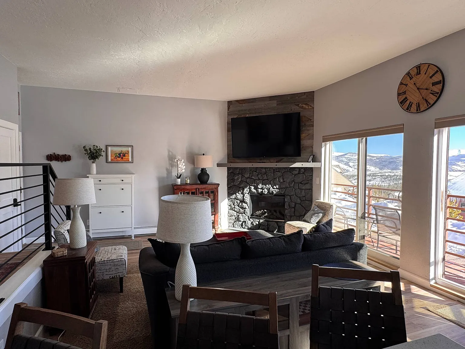 2 bed, 818 sqft, $3,200 — Photo 4