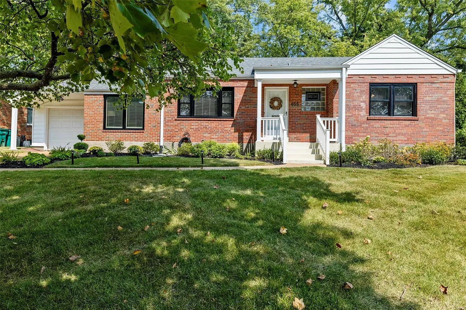 655 Cannonbury Dr photo 1