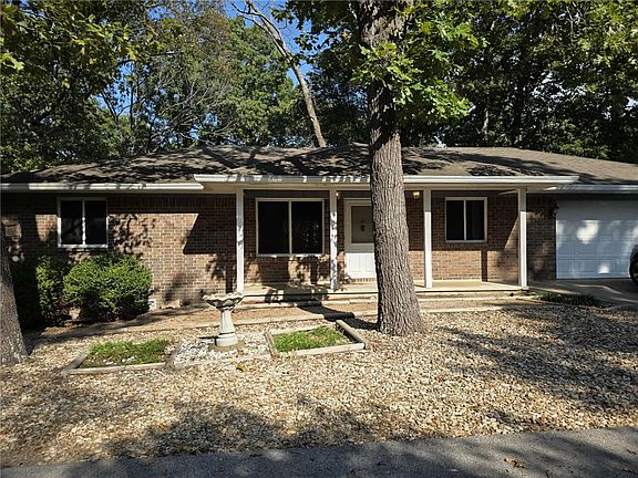 3rd image of 40 Dulverton Dr