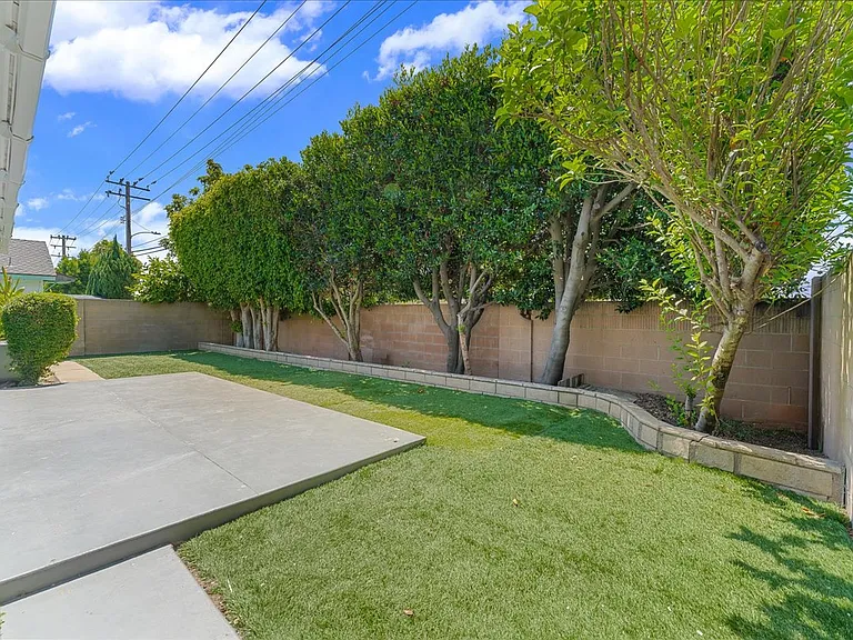 5062 Cadiz Cir — Photo 21