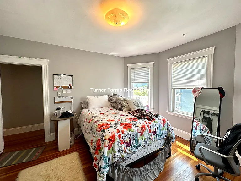 9 Taft St #3B — Photo 7