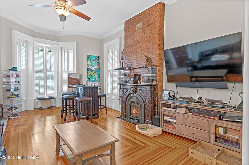 5th image of 25 Clinton Street