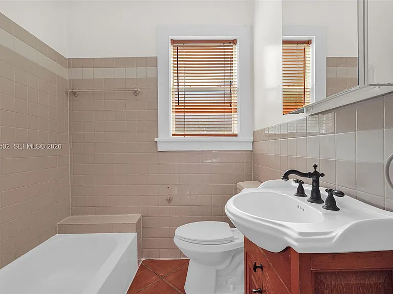 126 NW 48th St — Photo 21