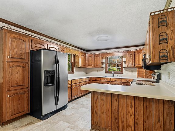 18th image of 8039 Campbellsville Rd