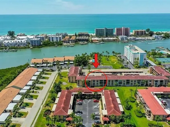 10215 Regal Dr APT 14, Largo, FL 33774