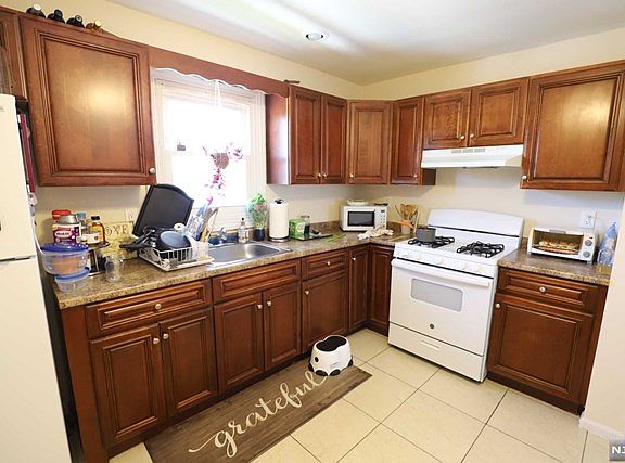 4th image of 357 Riverview Ave Floor 2