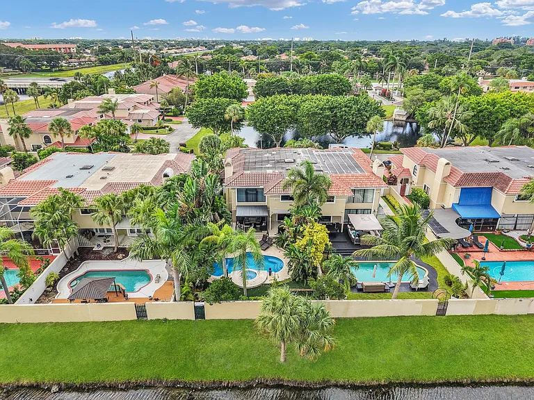 753 Villa Portofino Cir — Photo 49
