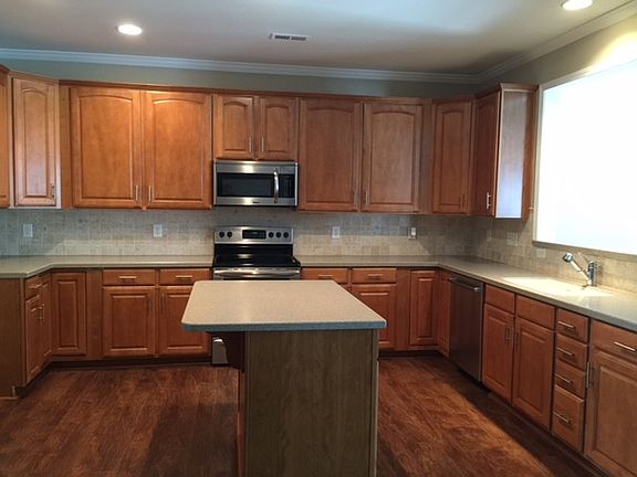3rd image of 14441 Greenpoint Ln