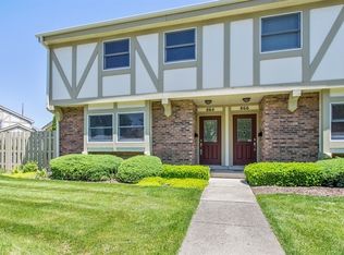 864 Bristol Dr, Barrington, IL 60010