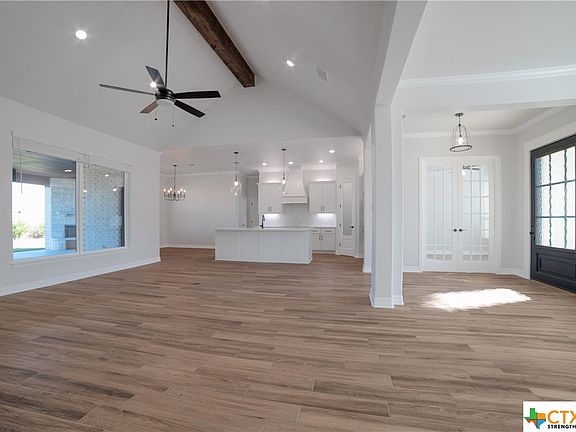 5th image of 606 Eagle Heights Dr