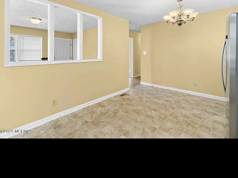 318 Bandera Dr — Photo 7