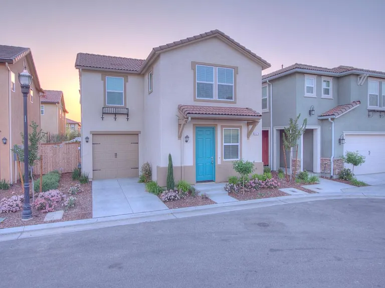 1574 Mosaic Way — Photo 1