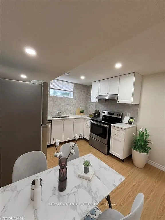 Building Photo - 6 Patience Cres #BASEMENT