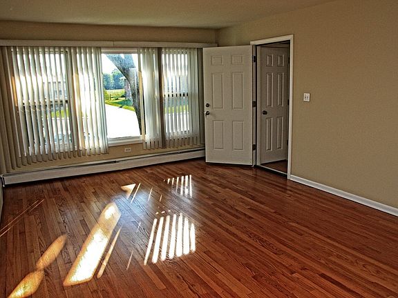 2nd image of 286 Wayne Ct APT 2