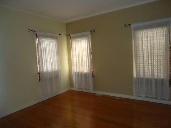 5th image of 326 N Curson Ave