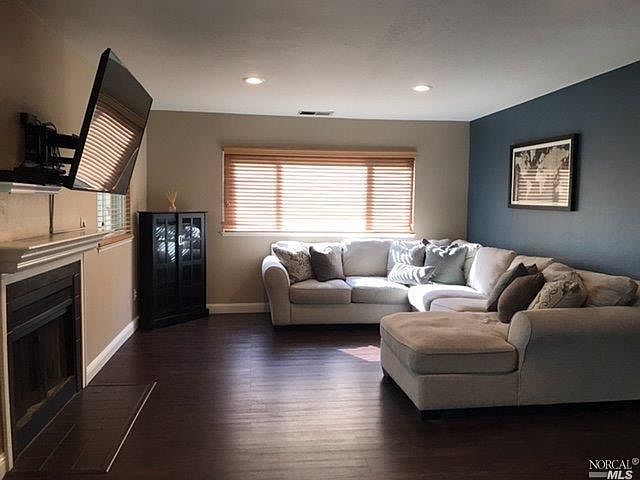 1st image of 115 Seal Rock Ct