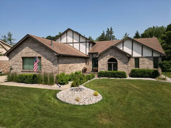 3283 Norfolk Ct, Shelby Township, MI 48316
