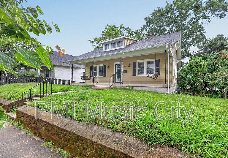 1609 Shelby Ave — Photo 3