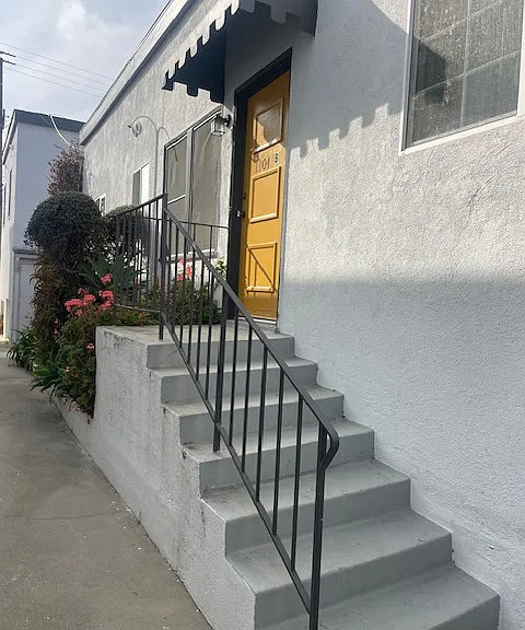 1104 20th St #B — Photo 1