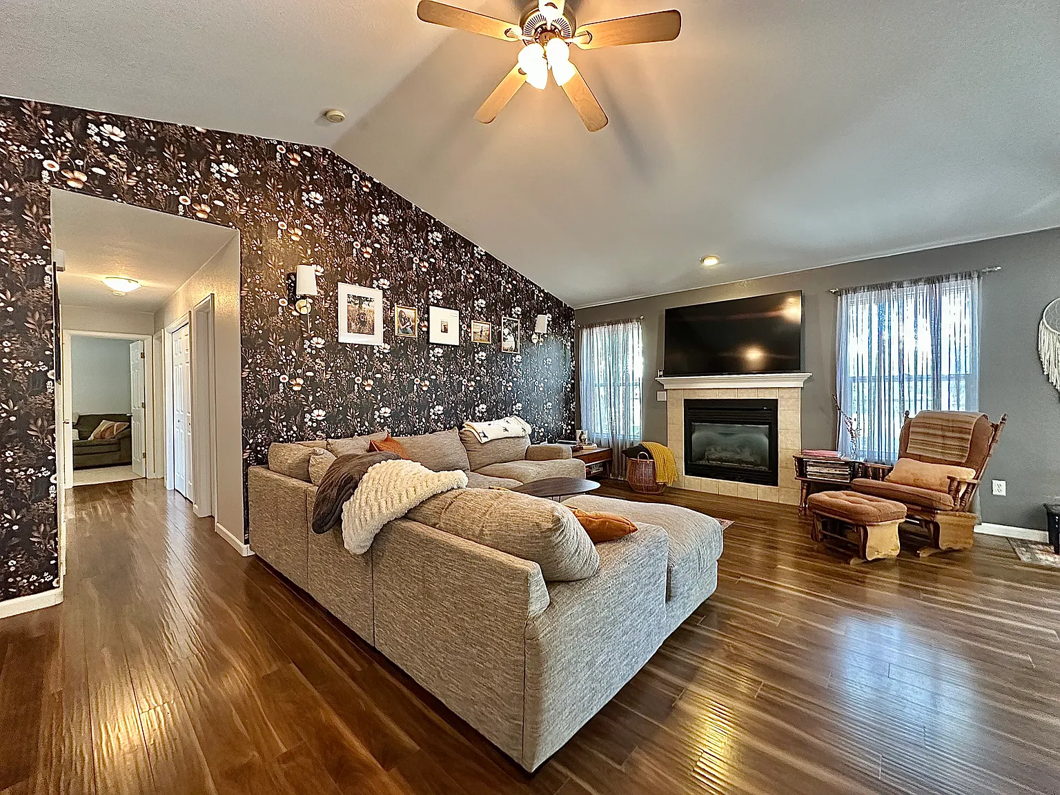3 bed, 1258 sqft, $3,150 — Photo 4