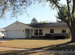 1404 Southwick Dr, Tecumseh, MI 49286