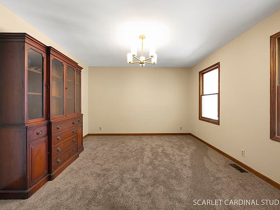 4th image of 909 Preserve Rd