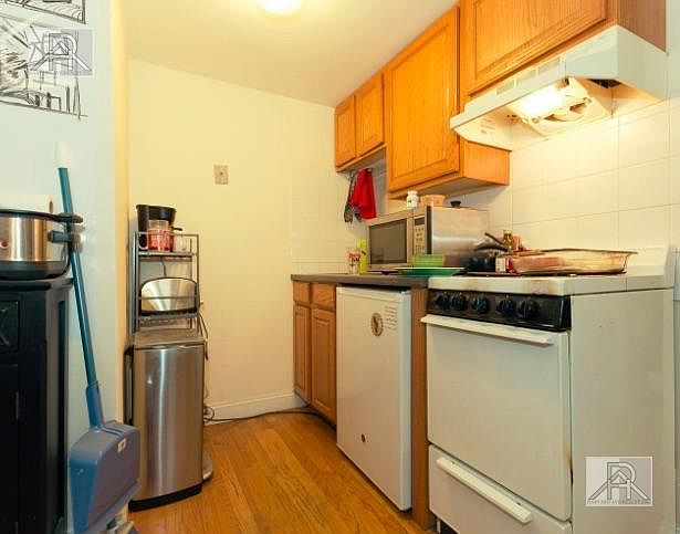 2nd image of 899 Beacon St #1