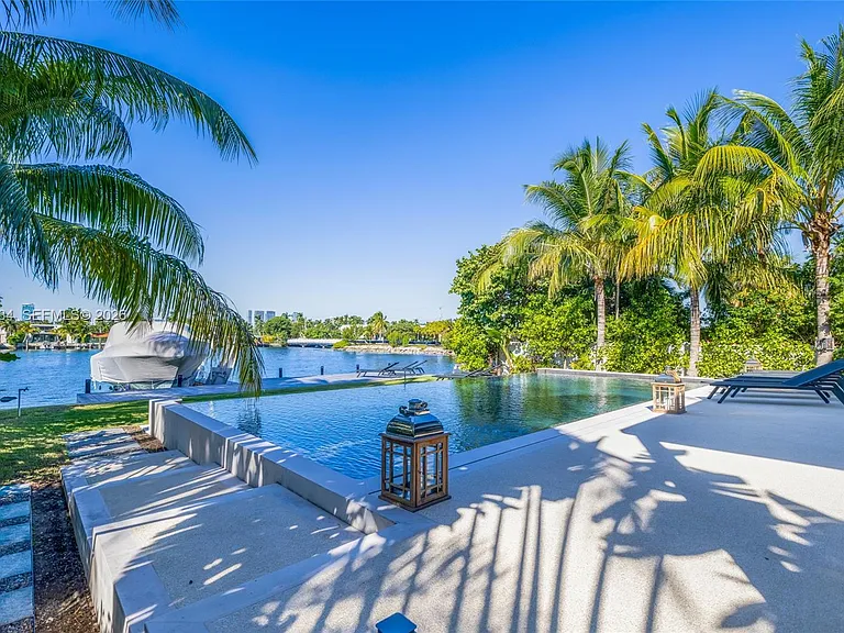 200 W Rivo Alto Dr — Photo 10