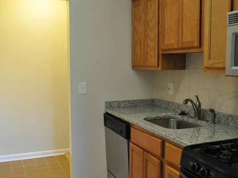 6091 Majors Ln #6 — Photo 14