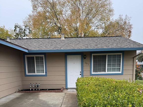 3rd image of 607 Quebec Way