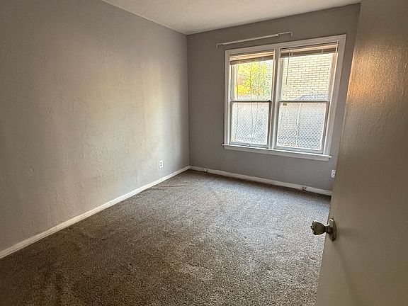5th image of 1806 Rose St