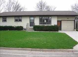 619 Elaine Ave, Marshall, MN 56258