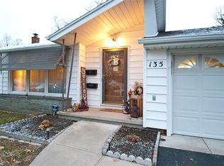 135 Bayberry Ln, Rochester, NY 14616