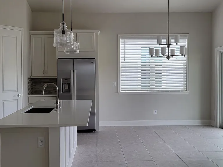 3254 SW 120th Ter — Photo 2