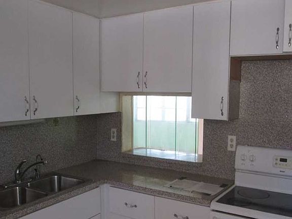 3rd image of 1481 NE Miami Gardens Dr APT 270