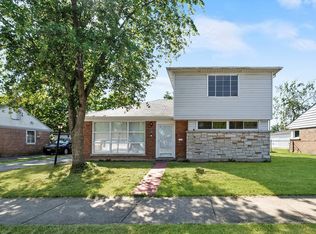 226 S Orchard Dr, Park Forest, IL 60466