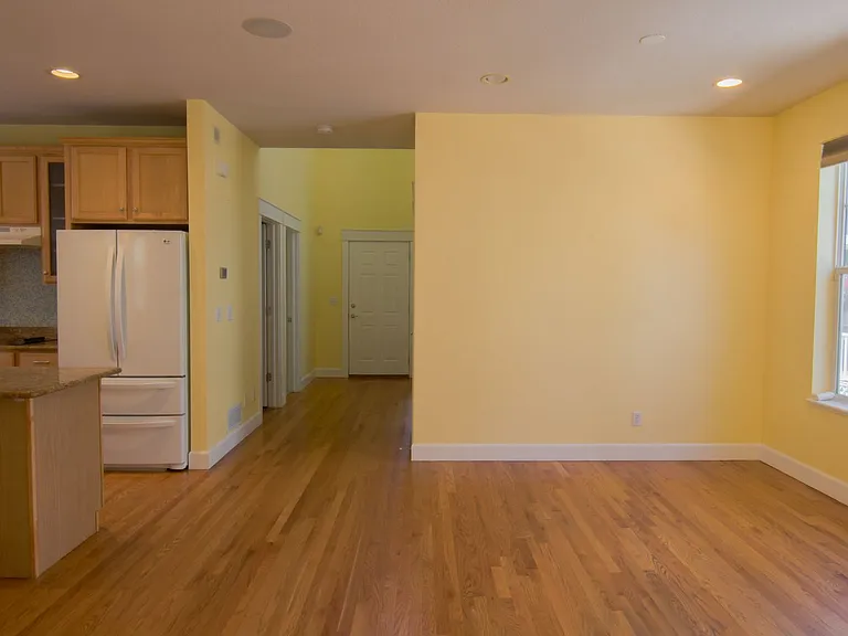 2684 Willow St — Photo 15
