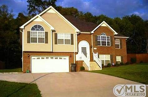 1st image of 696 Winding Bluff Way