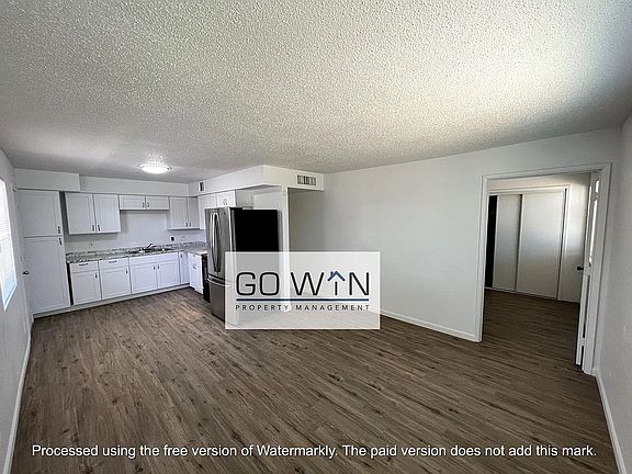 4th image of 1626 W Denton Ln #1