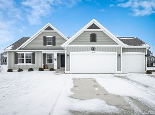 6695 Maria Dr, Hudsonville, MI 49426