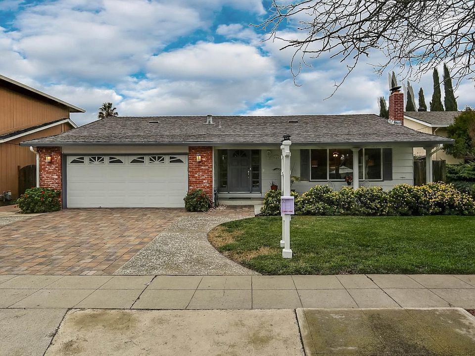 1st image of 565 Gettysburg Dr