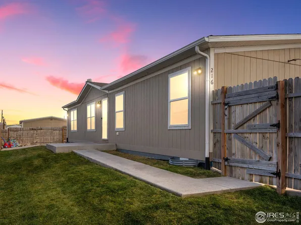 216 Osage Dr, Log Lane Village, CO 80705