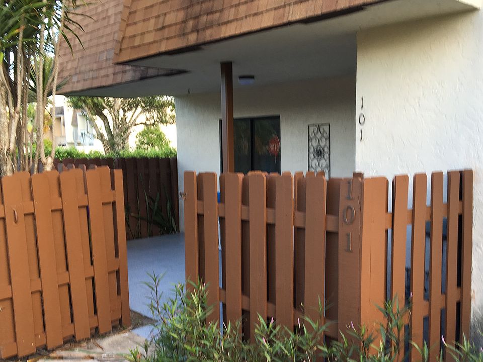 1st image of 101 San Remo Blvd
