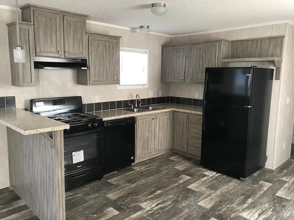 2nd image of 2402 22nd St #238