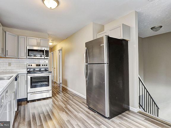 5th image of 403 Washington Blvd