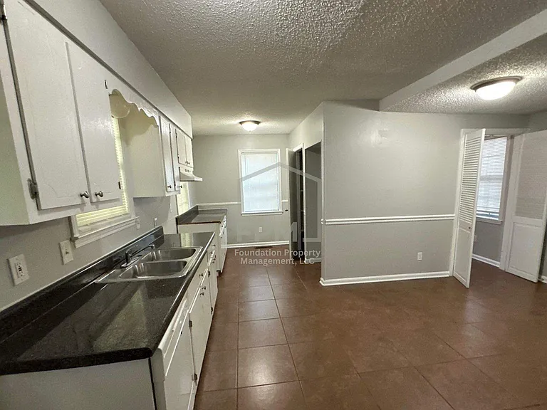 3623 Arsenal St — Photo 3